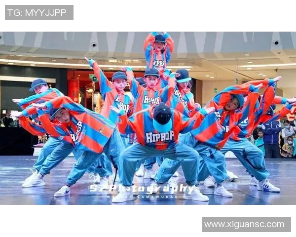 南京街舞队的意识变革与热议街舞文化的崛起与发展 南京街舞队的意识变革与热议街舞文化的崛起与发展