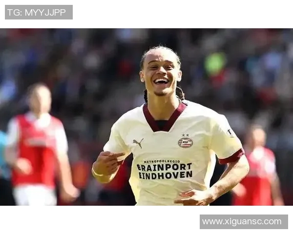 哈维西蒙斯的崛起之路：从青训天才到职业足球新星的奋斗故事